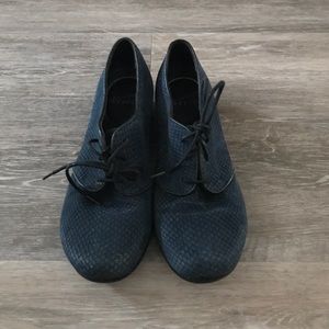 Dansko lace-up flats; Navy Blue w/black sole